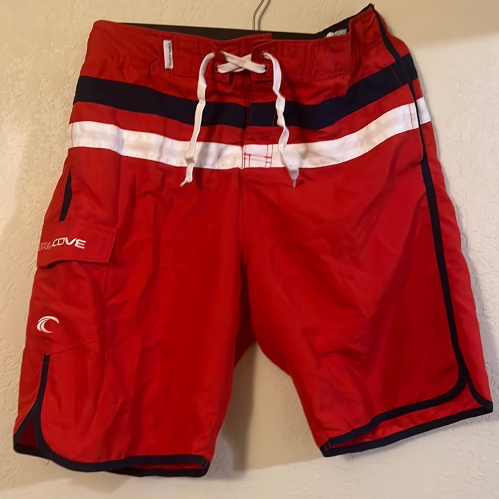 Teal Cove Men’s Red, White, and Blue Swim Trunks